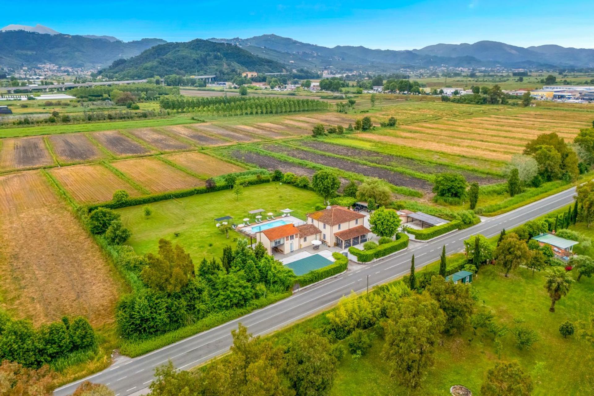 Vistalago Versilia Масароза Екстериор снимка